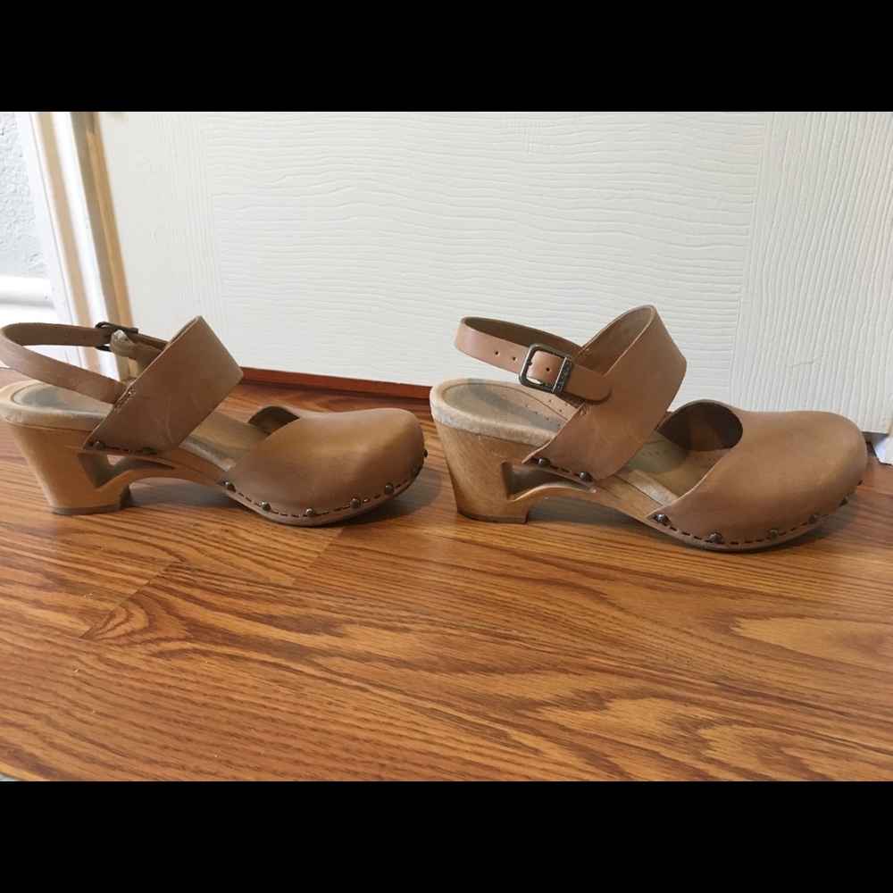 Dansko Thea Ankle Strap - Women’s Size 38